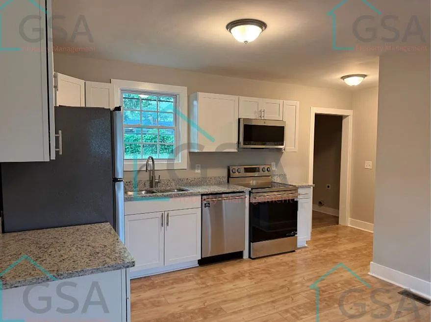 3 bed, 1014 sqft, $1,400 — Photo 4
