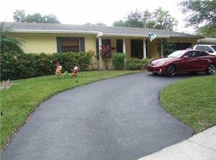 613 Holly Ln, Plantation, FL 33317