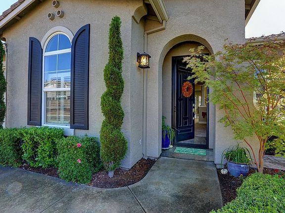 2nd image of 1800 Swinton Dr
