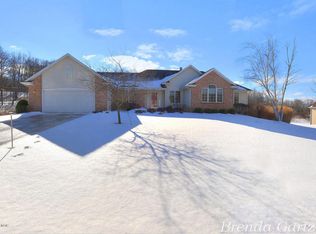 3596 Warwick Glen Dr NE, Rockford, MI