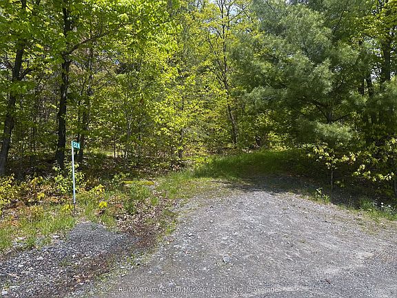 4th image of 22 A Lock St