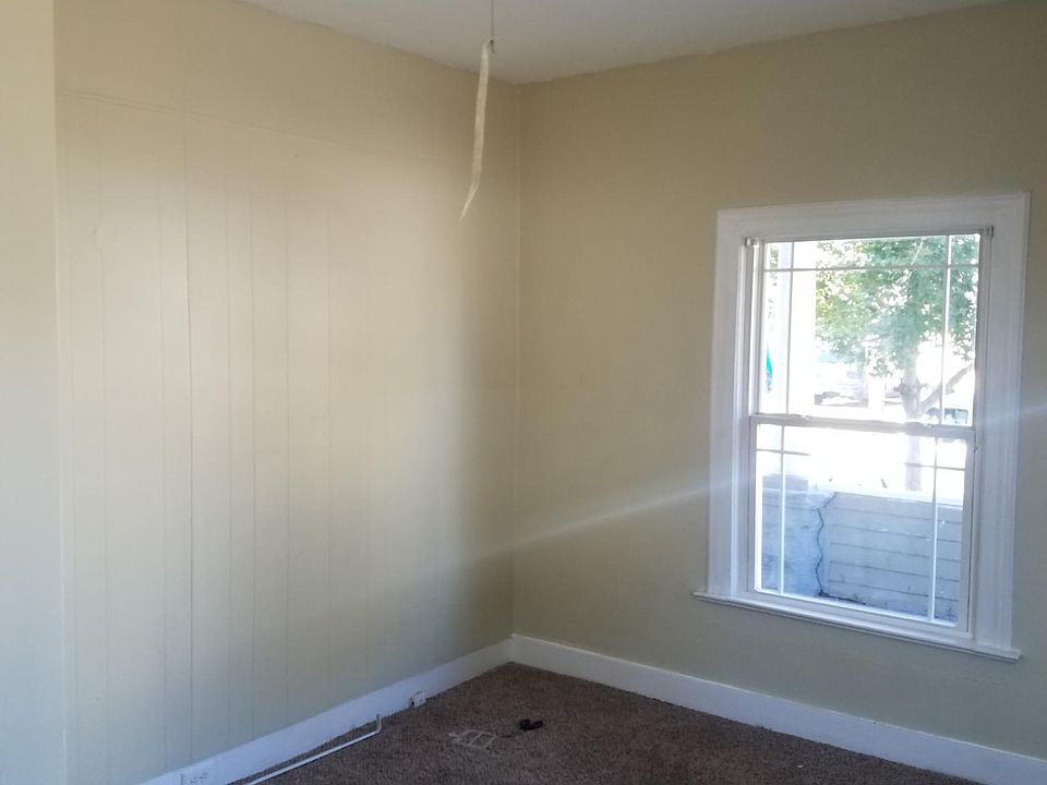 1st image of 946 Dayton St SW