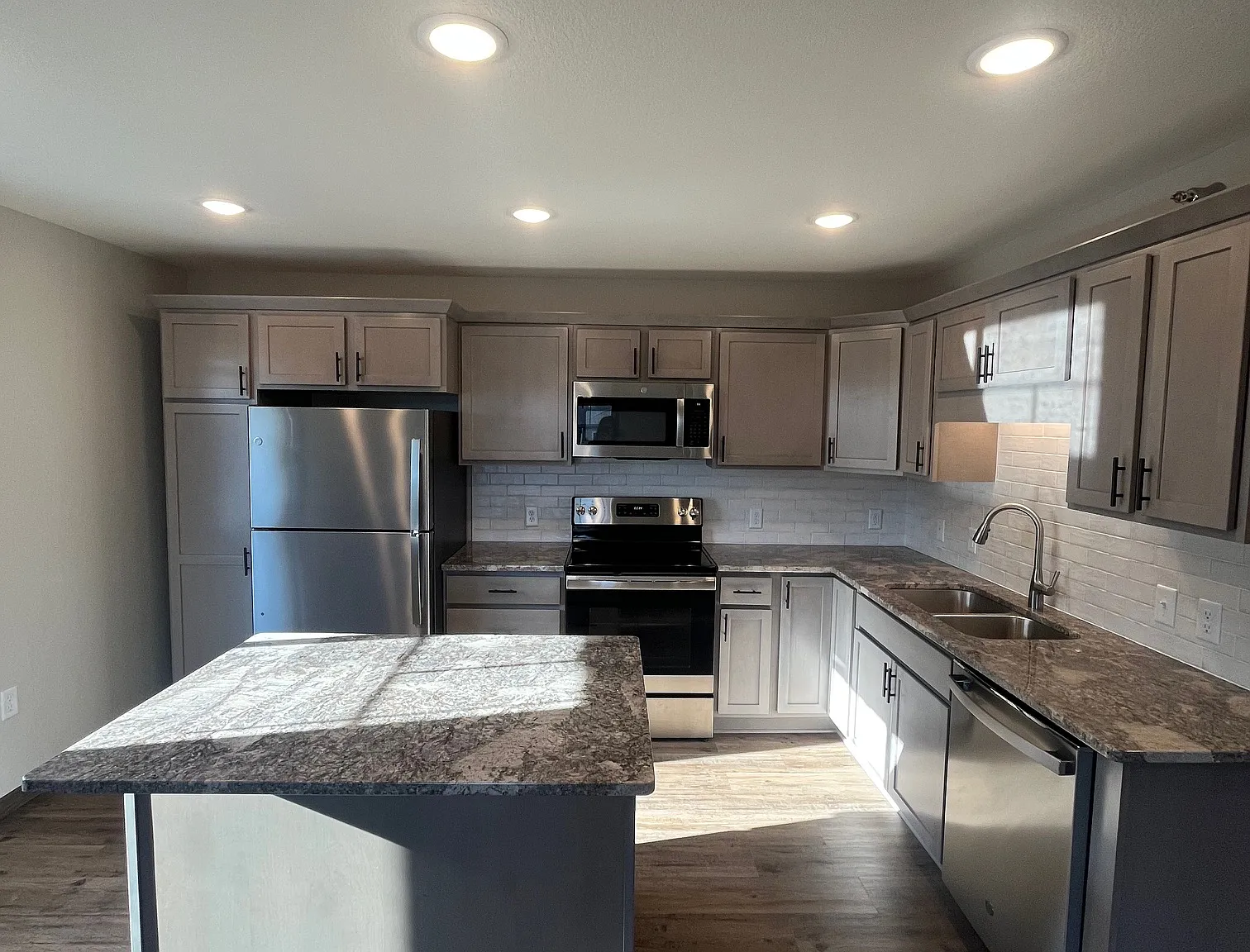 5562 Timber Trail - Unit 3 — Photo 2