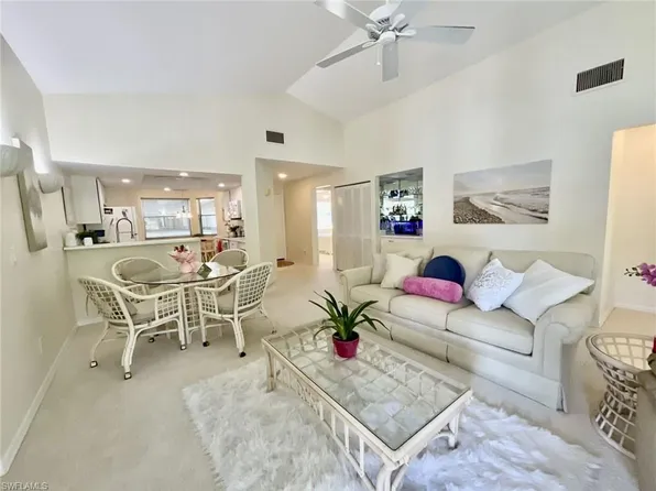 660 Wiggins Bay DR #B21, NAPLES, FL 34110