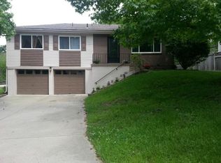 8833 N Kenwood Ave, Kansas City, MO 64155