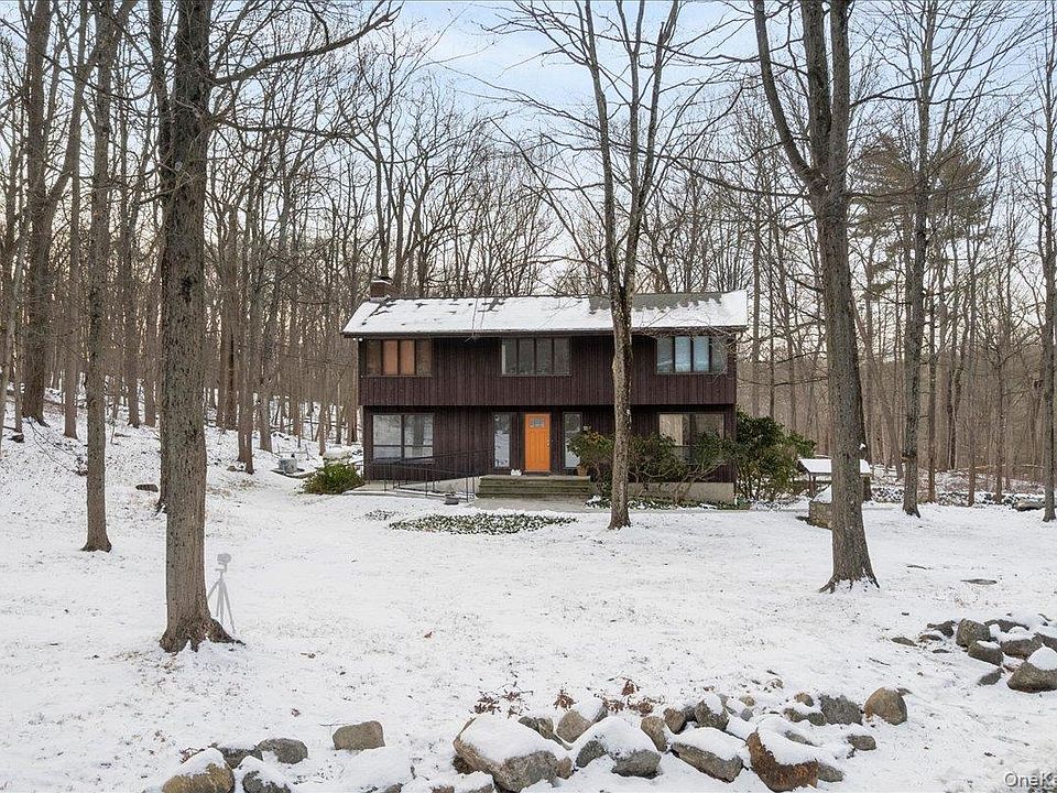 1st image of 111 Philipse Brook Road