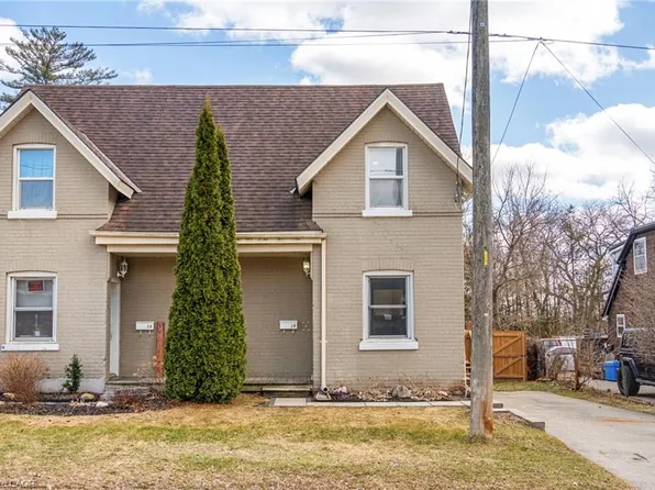 3 Lloyd St #B, Brantford, ON N3S 3E3