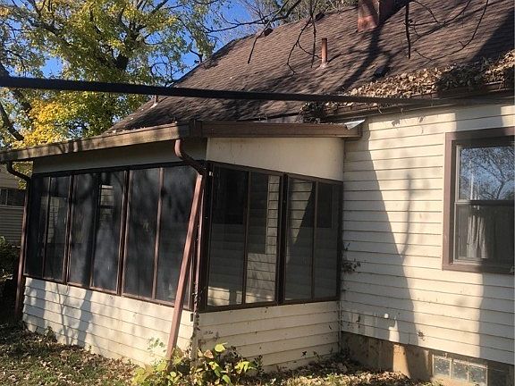 3rd image of 4960 Franlou Ave