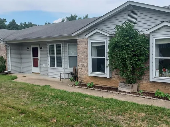 965 Redbud Dr, Lonedell, MO 63060