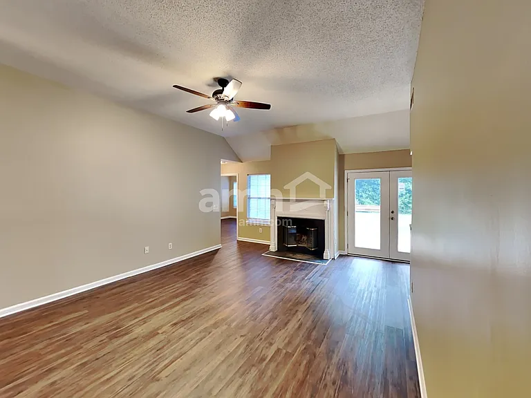 2027 Waterford Dr — Photo 8