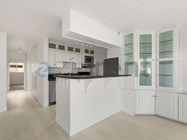 2501 Canterbury Ln E #222 — Photo 17