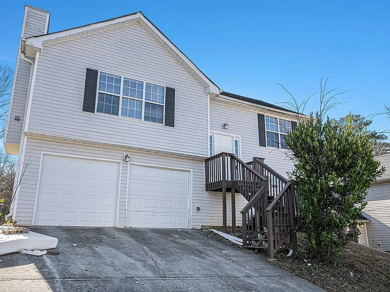 4357 Ward Bluff Ct — Photo 2