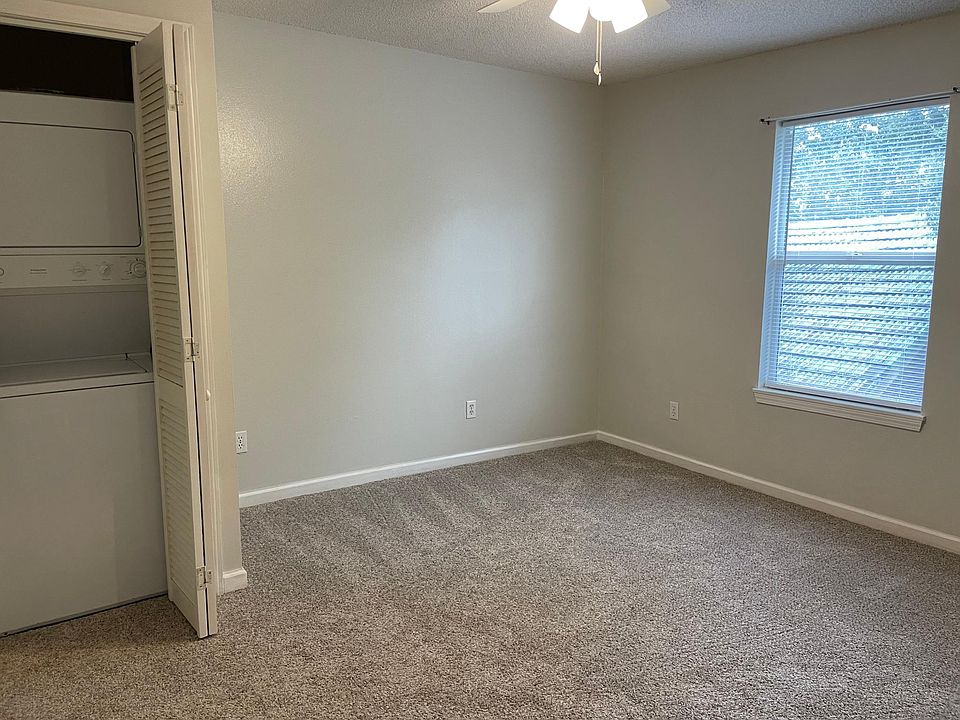 Bedroom & laundry center