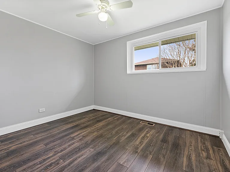 135 N Purdue Ave — Photo 19