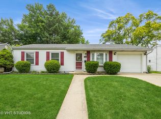 13 Belmont Dr, Romeoville, IL 60446