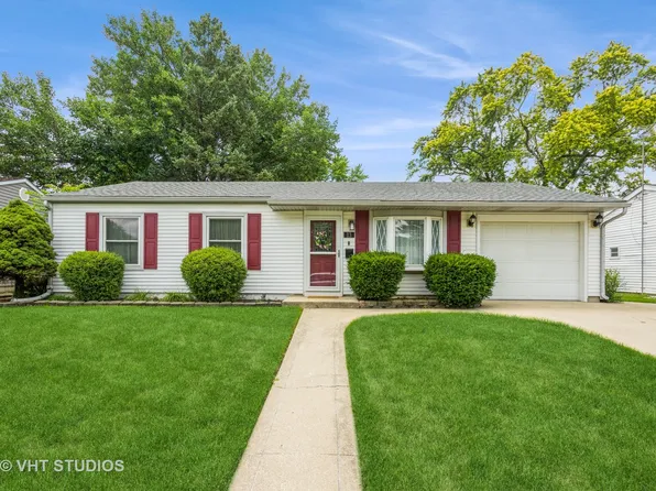13 Belmont Dr, Romeoville, IL 60446