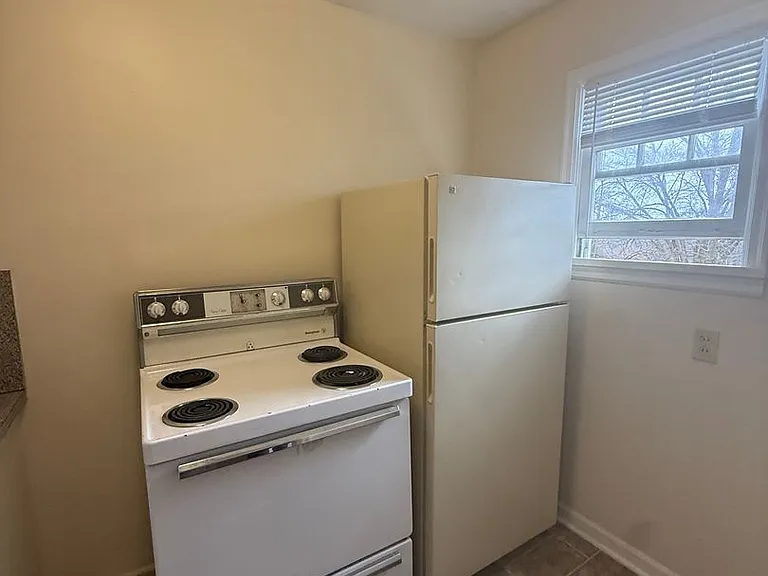 2101 W 1st Ave — Photo 8