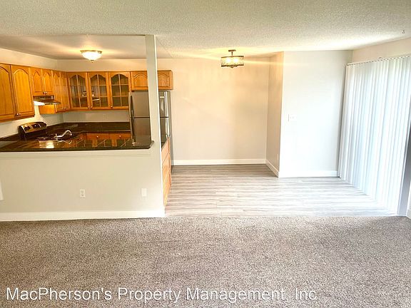2nd image of 2413 North St #B