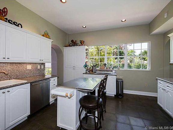 5th image of 1215 Alhambra Cir