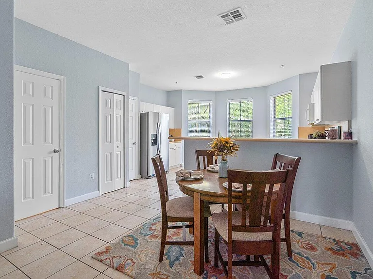 2046 Shoma Dr — Photo 3