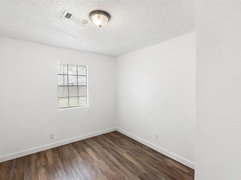 9005 Gabriel St — Photo 12