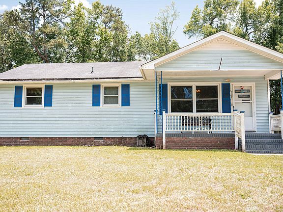 3rd image of 223 Farm Rd