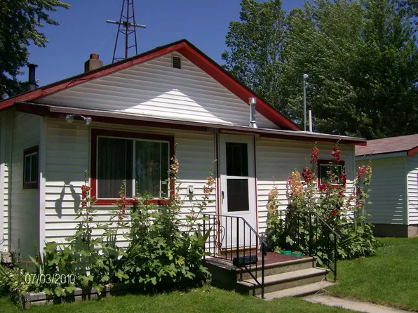 8060 Ferry Ln, Omro, WI 54963