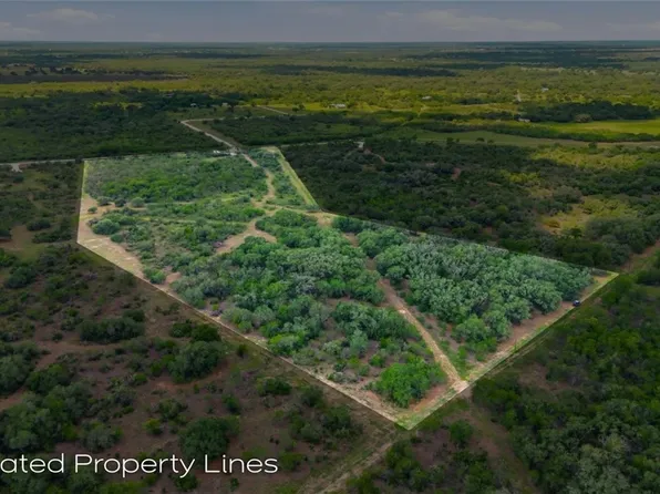395 Machicek Rd, Goliad, TX 77963