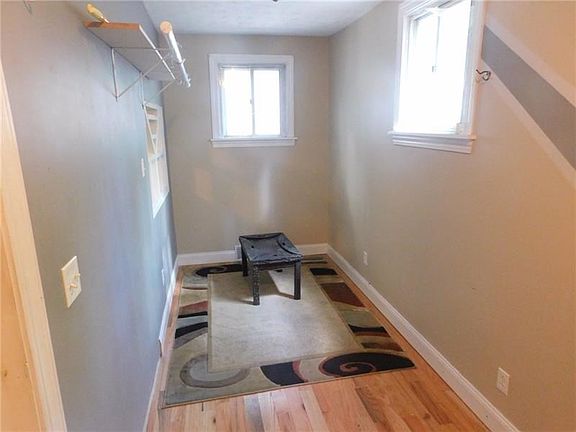 Spacious entry way/mud room!