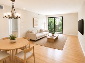 327 Plantation St, Worcester, MA