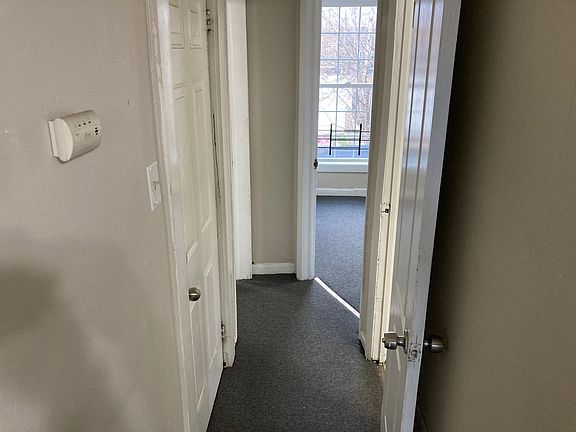 4th image of 913 Niagara St
