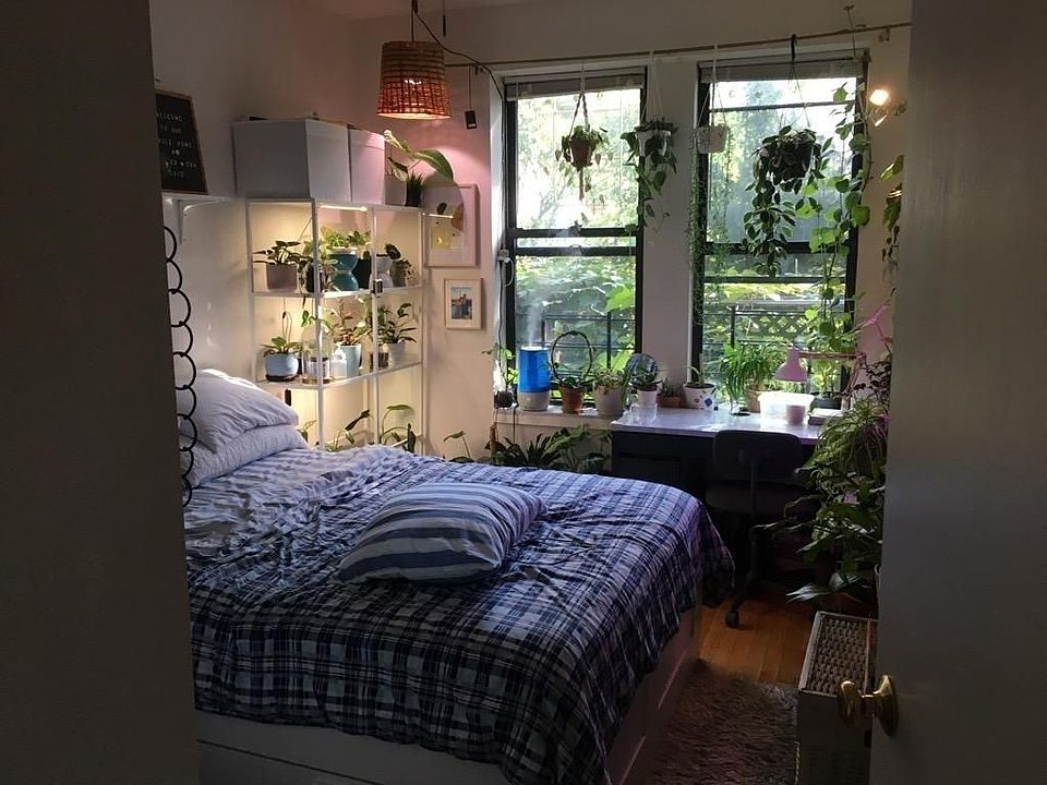 1st image of 2326 29th Ave APT 1R