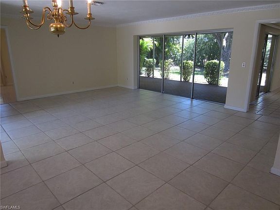 3rd image of 5661 Eichen Cir E