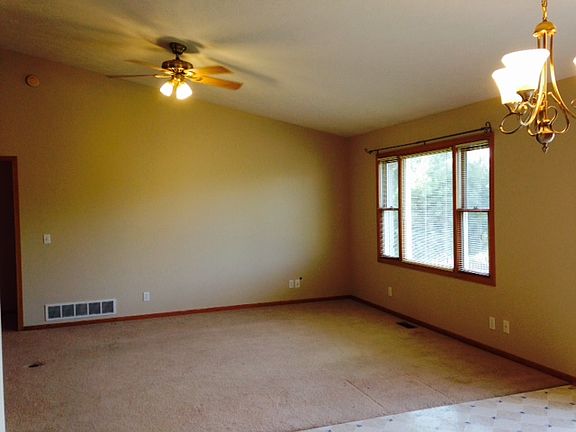 5th image of 21808 Crestline Cir