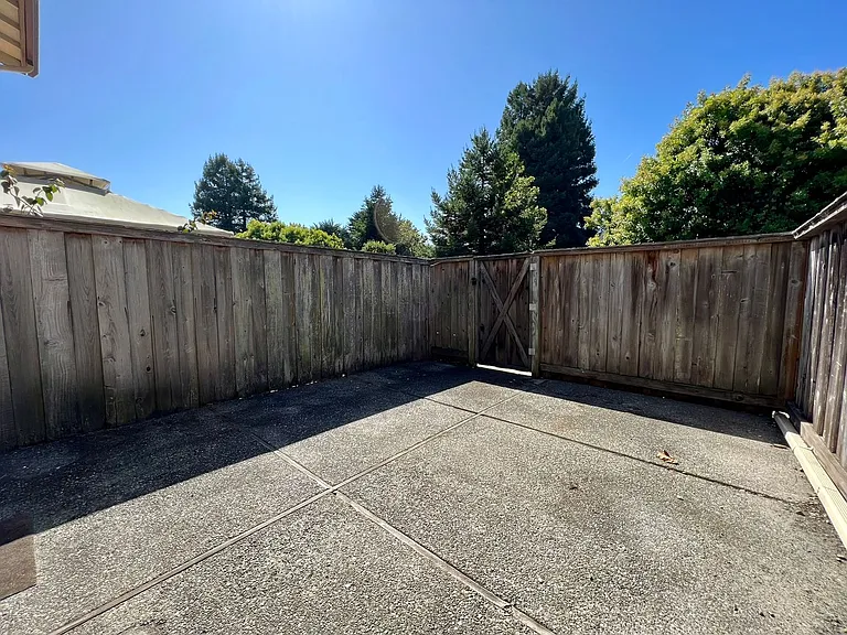 1177 Oddstad Blvd — Photo 11