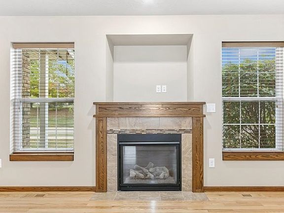4th image of 1244 Nicholas Ln