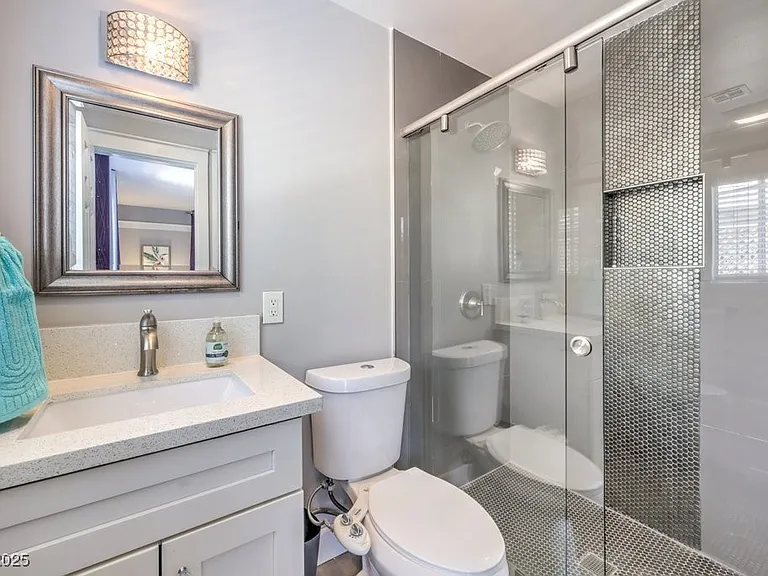 2400 Sherman Pl — Photo 17