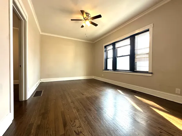 3508 W Grace St #2A, Chicago, IL 60618