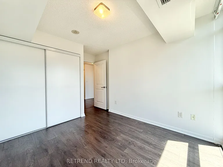 400 Adelaide St E #2204 — Photo 16