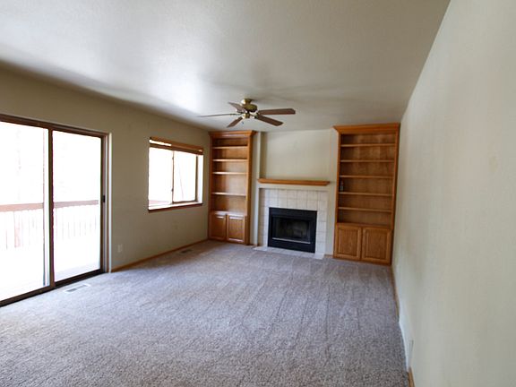 4th image of 415 Pembrook Ln