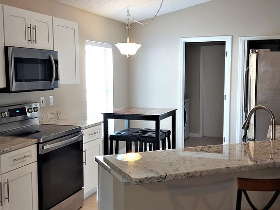 4th image of 842 Lake George Dr
