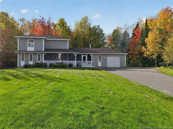 67 Manor Ridge Dr, Coverdale, NB E1J 1J4