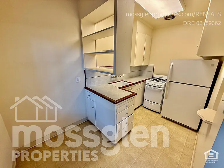2715 O St #8 — Photo 5