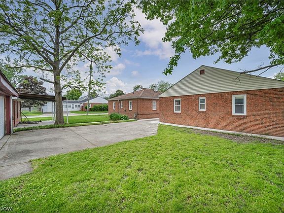 4th image of 1279 Elmwood Rd