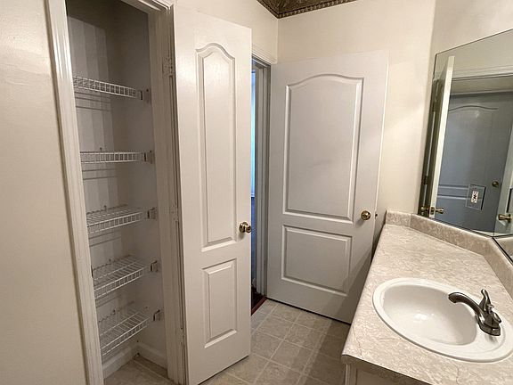 4th image of 17952 Villa Creek Dr #17952