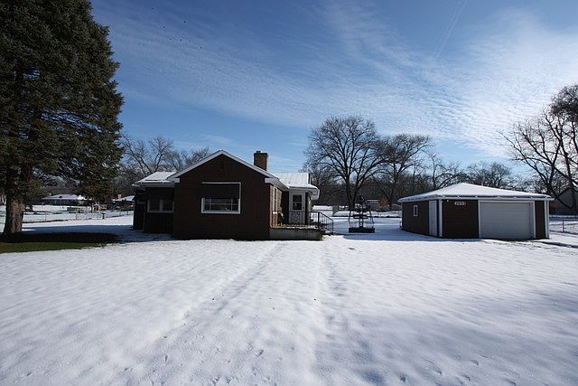 1st image of 2033 Lakewood Dr