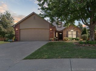 9707 N 98th Ave E, Owasso, OK 74055