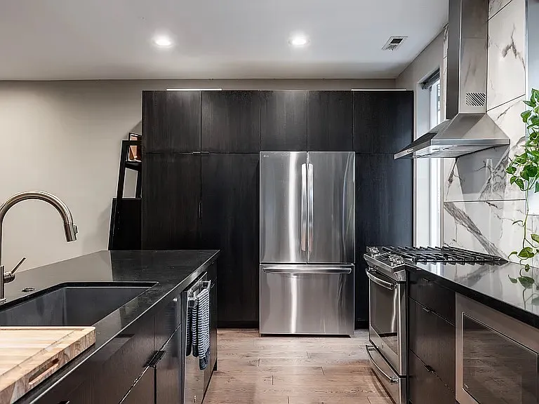 3 bed, 3.5 bath, 1702 sqft, $3,000 — Photo 3
