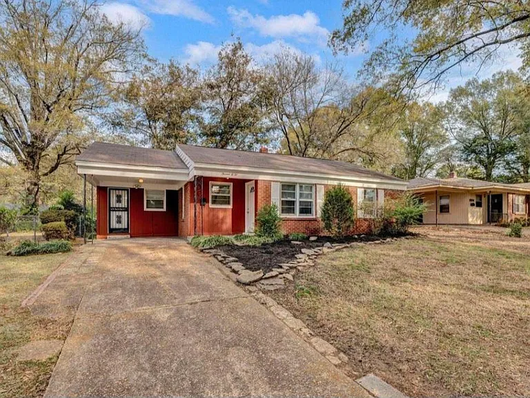 1302 Dogwood Dr — Photo 7