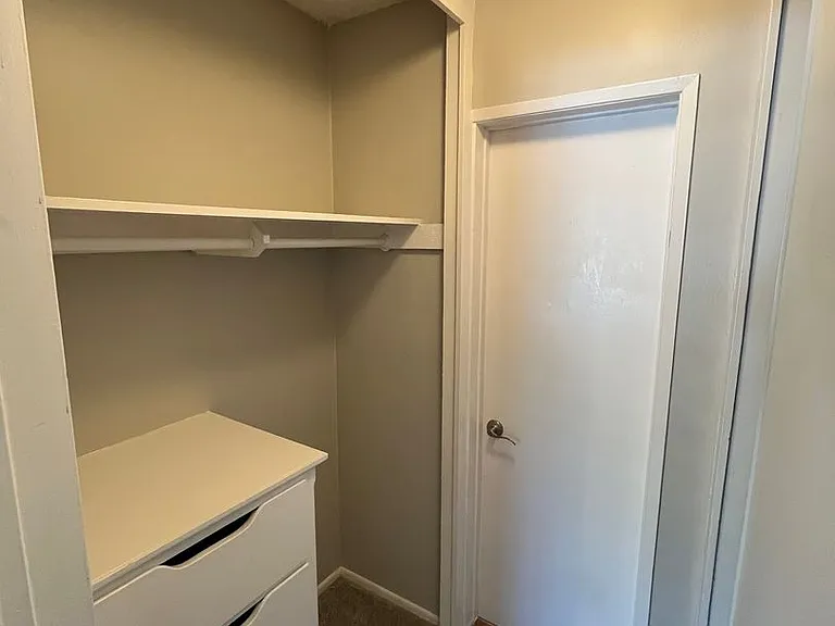 1682 SOUTHWOOD APARTMENTS LLC — Photo 6
